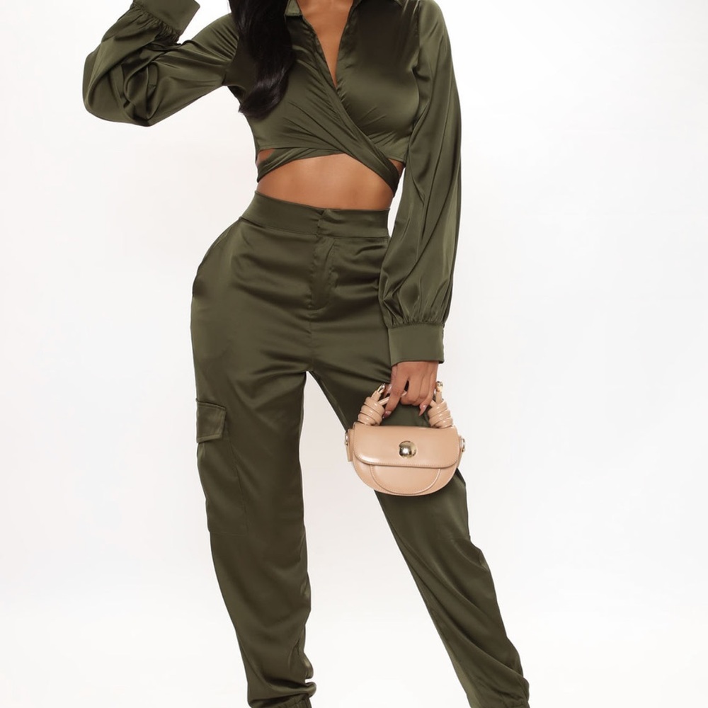 Fashion nova Jogger set-Olive